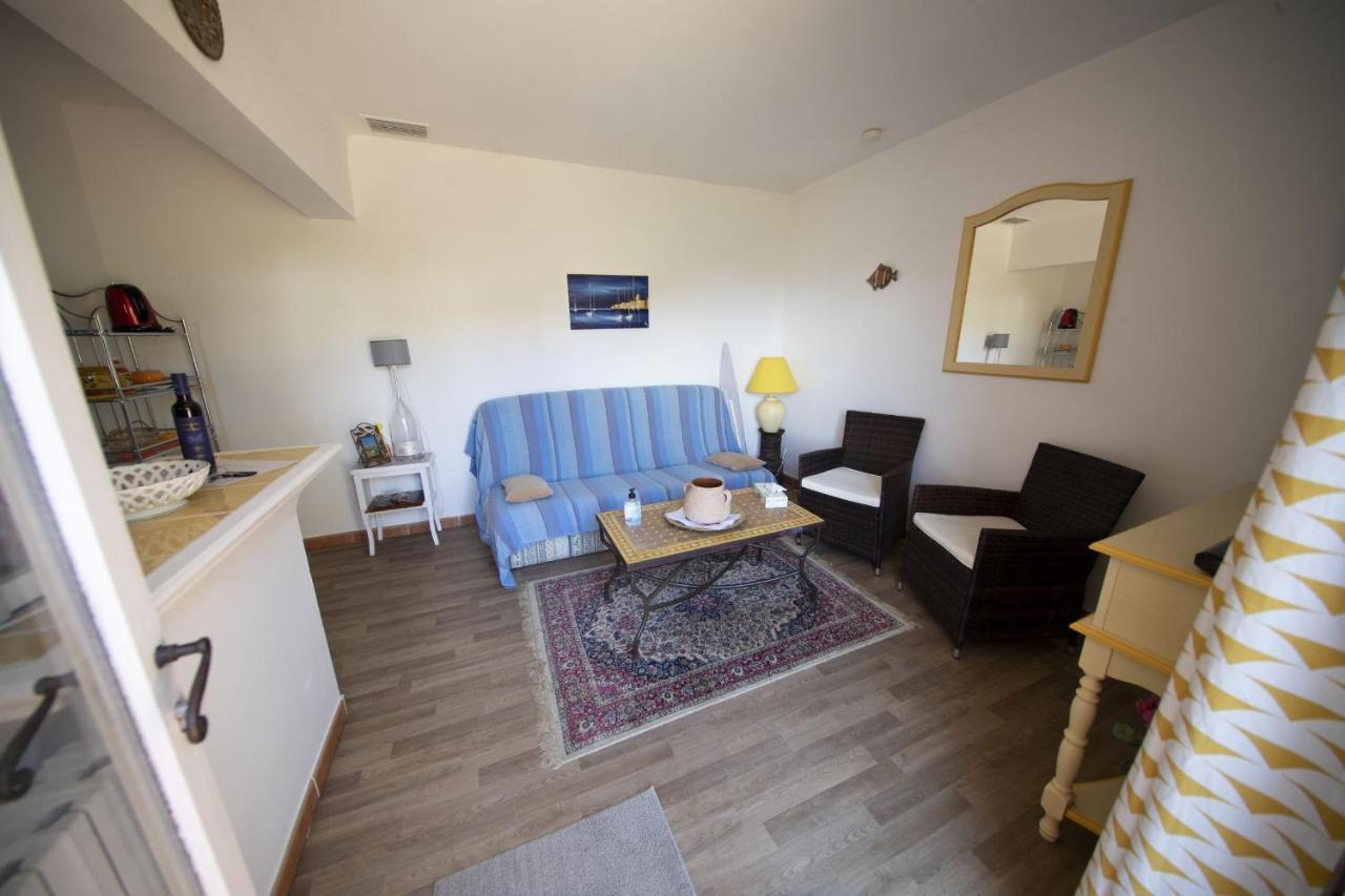 Les Oliviers Apartment Grimaud Exterior photo