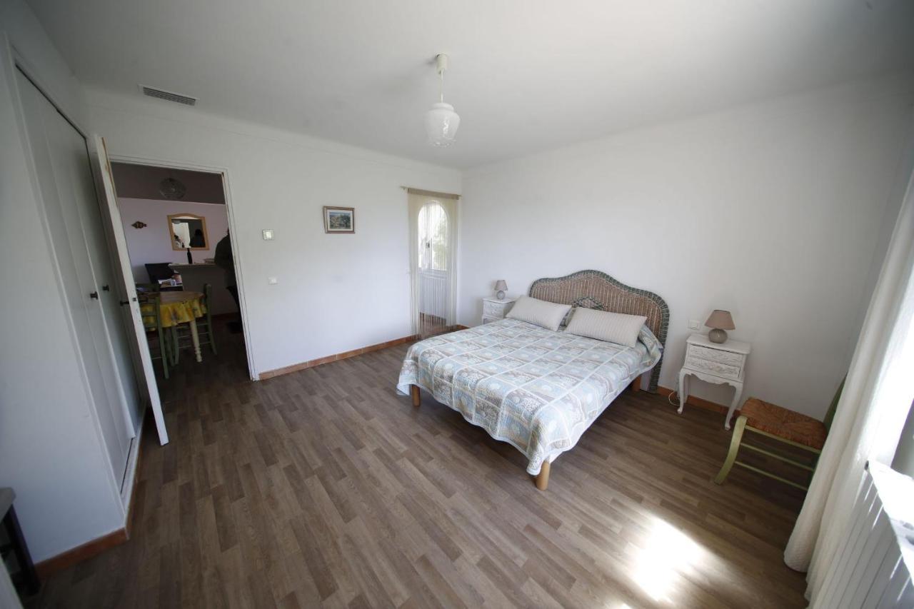 Les Oliviers Apartment Grimaud Exterior photo