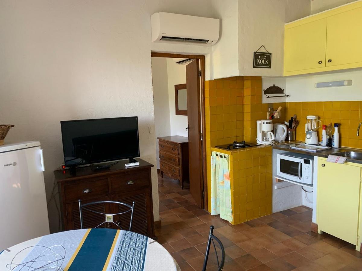Les Oliviers Apartment Grimaud Exterior photo