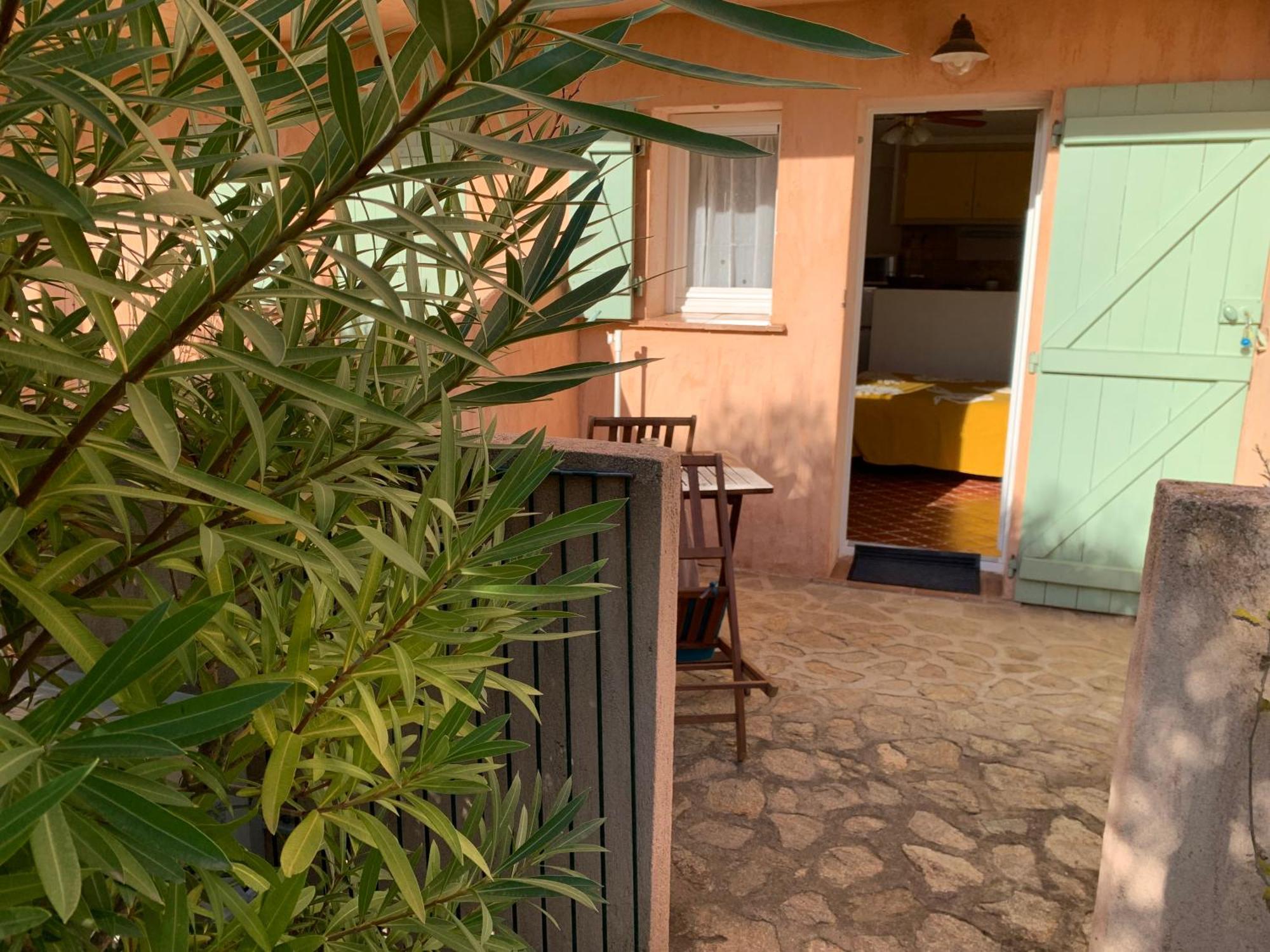 Les Oliviers Apartment Grimaud Exterior photo