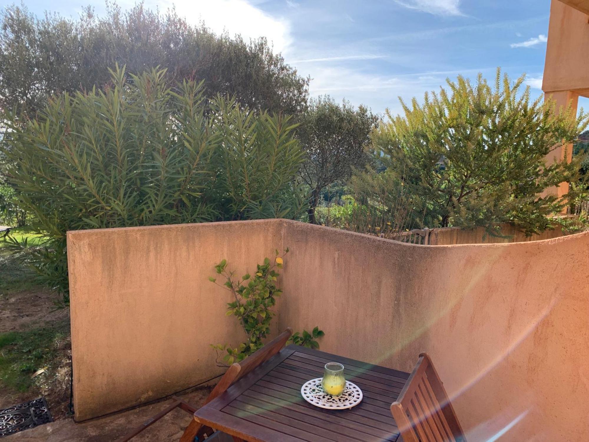 Les Oliviers Apartment Grimaud Exterior photo