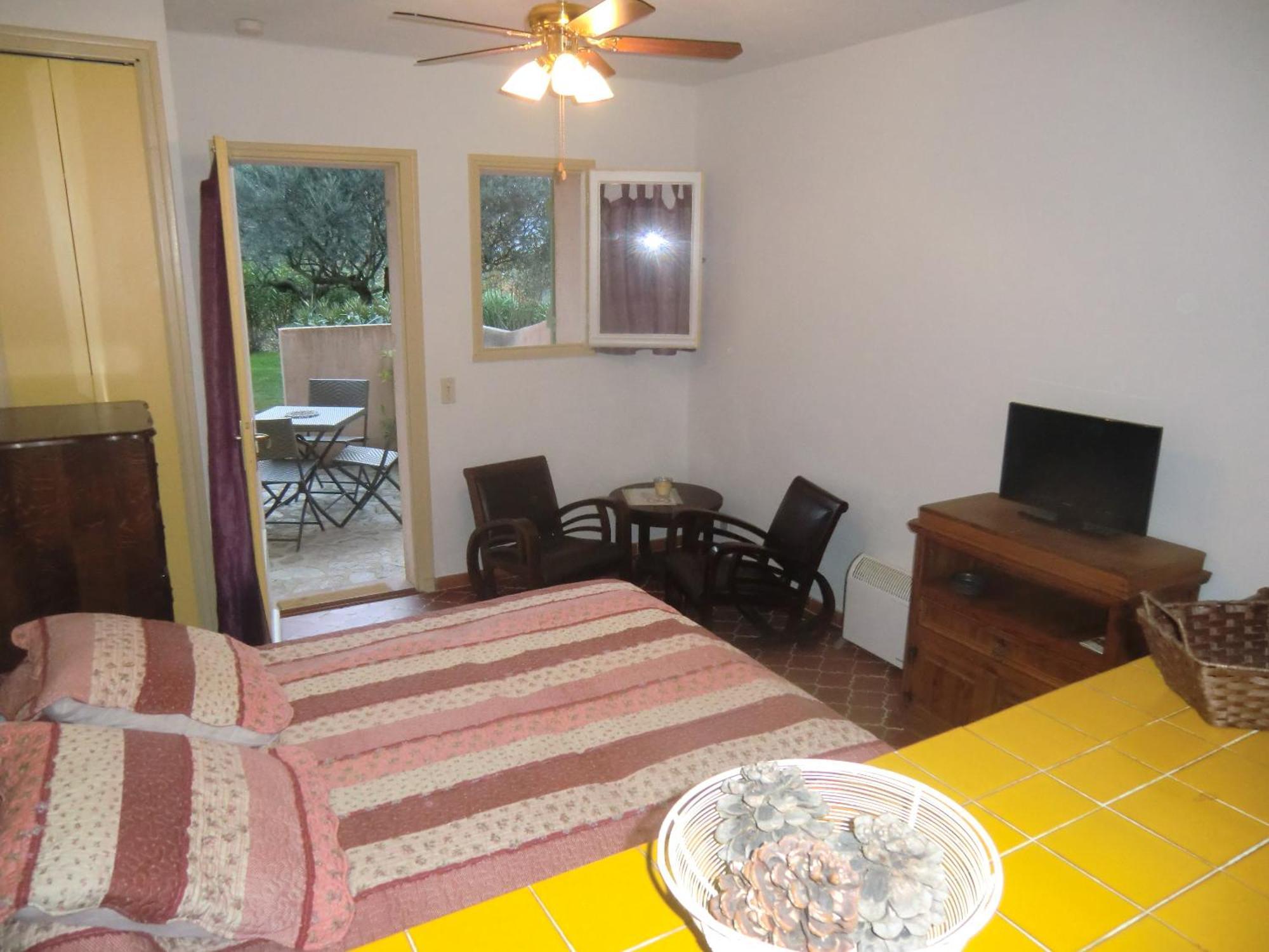 Les Oliviers Apartment Grimaud Room photo