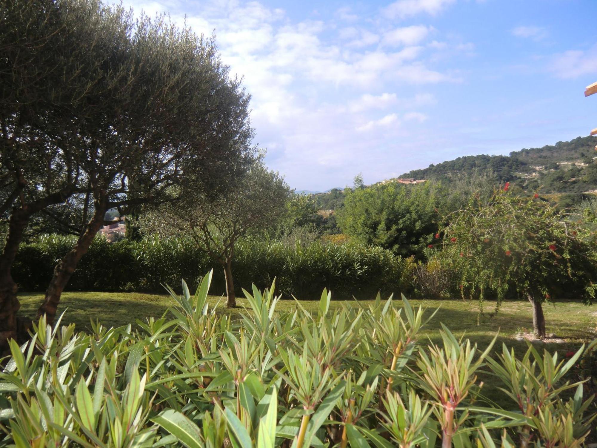 Les Oliviers Apartment Grimaud Exterior photo