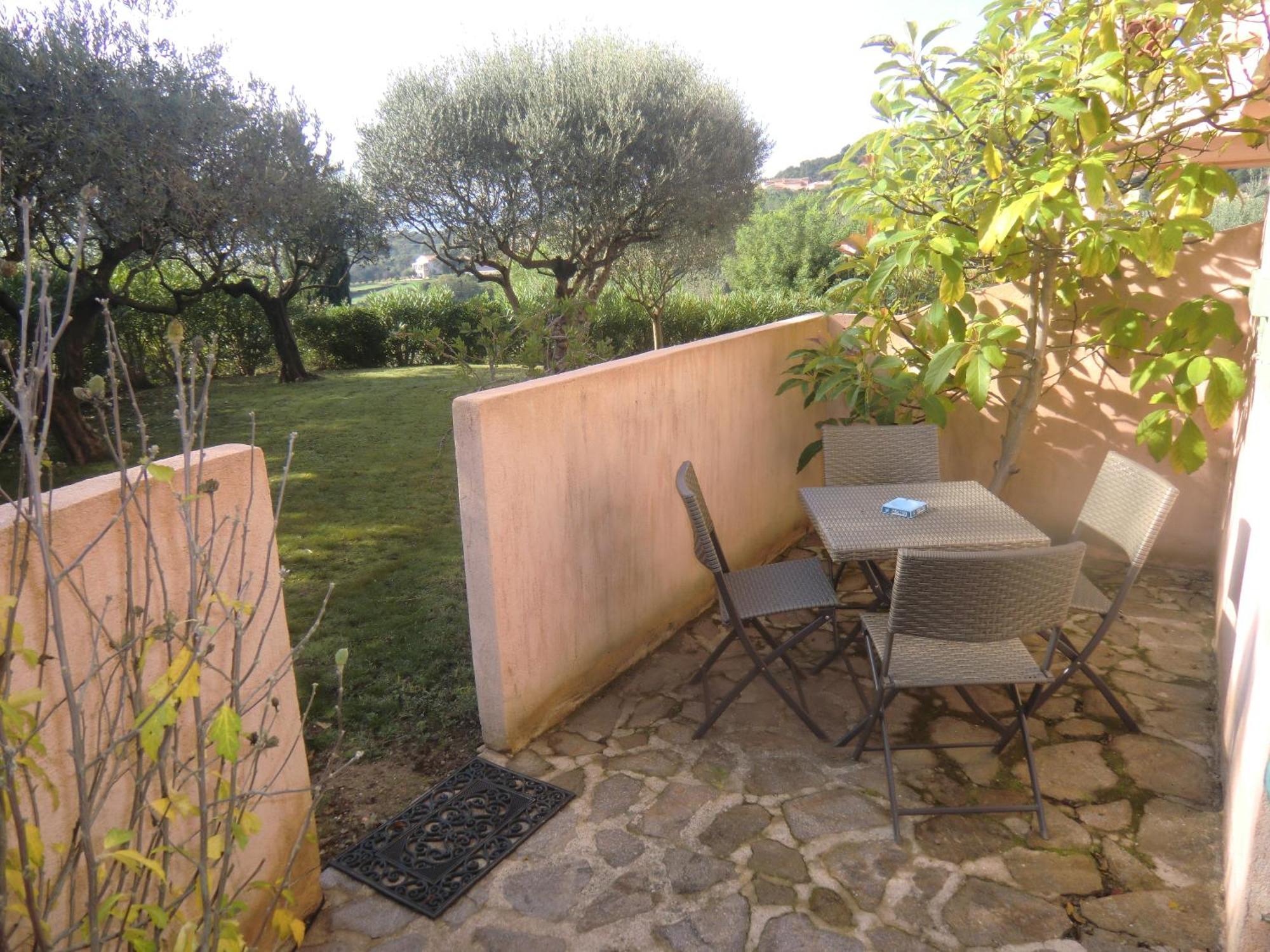 Les Oliviers Apartment Grimaud Exterior photo