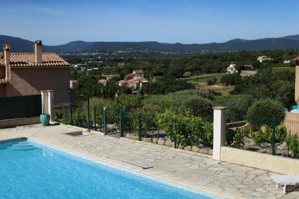 Les Oliviers Apartment Grimaud Exterior photo